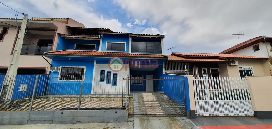 Foto 1 de Casa com 6 Quartos à venda, 200m² em Forquilhas, São José