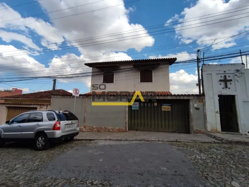 Foto 1 de Casa com 4 Quartos à venda, 200m² em Carlos Prates, Belo Horizonte