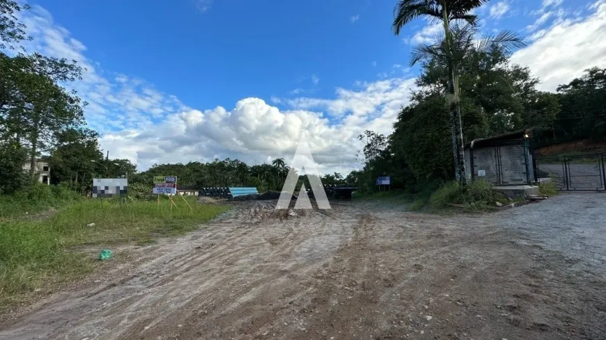 Foto 1 de Lote/Terreno à venda em Nova Brasília, Joinville