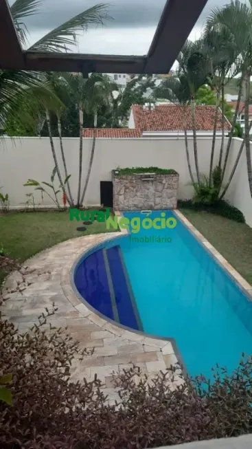 Foto 1 de Casa com 3 Quartos à venda, 239m² em Centro, Guaratinguetá