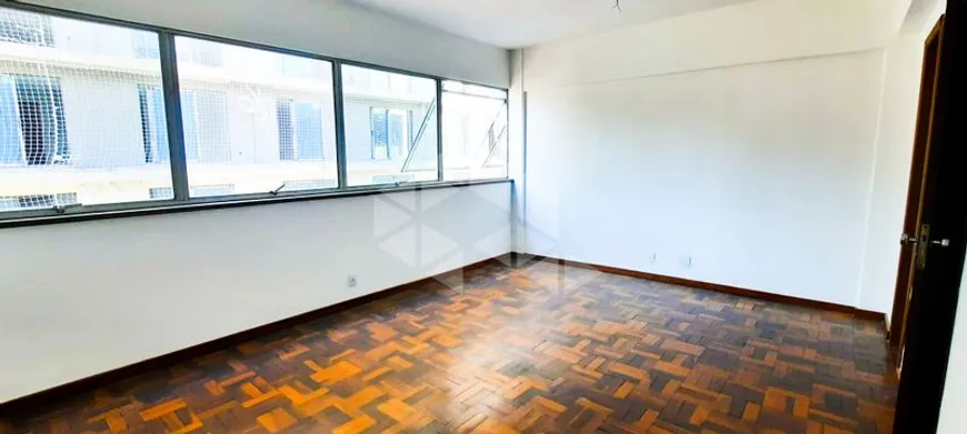 Foto 1 de Sala Comercial para alugar, 32m² em Auxiliadora, Porto Alegre