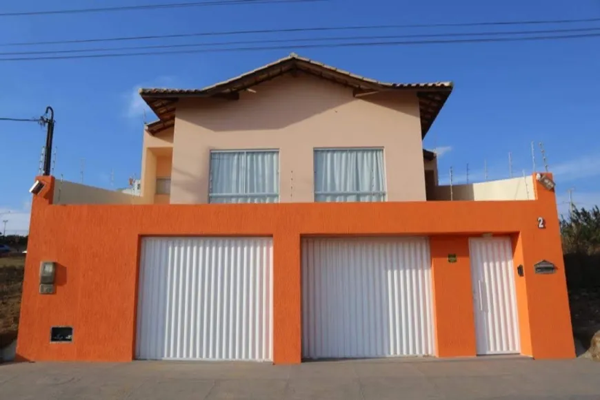 Foto 1 de Casa com 4 Quartos à venda, 235m² em Candeias, Vitória da Conquista