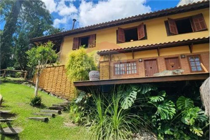 Foto 1 de Casa com 3 Quartos à venda, 185m² em Suico, Nova Friburgo