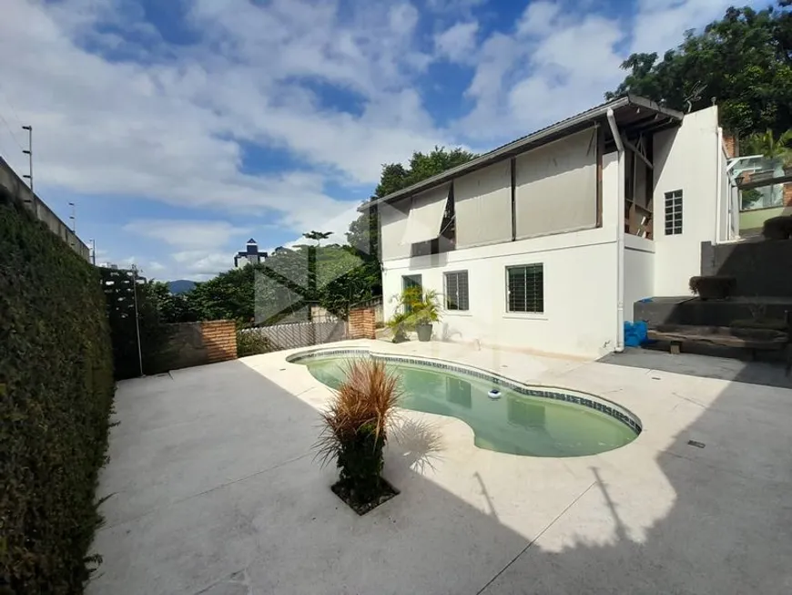 Foto 1 de Casa com 3 Quartos para alugar, 230m² em Agronômica, Florianópolis