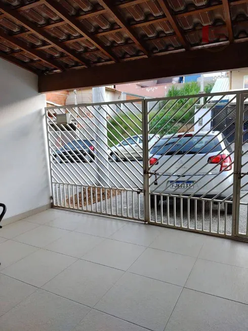 Foto 1 de Sobrado com 3 Quartos à venda, 70m² em Reneville, Mairinque