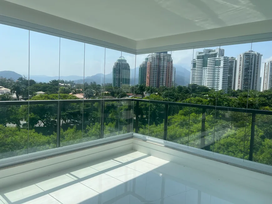 Foto 1 de Apartamento com 3 Quartos à venda, 127m² em Barra da Tijuca, Rio de Janeiro