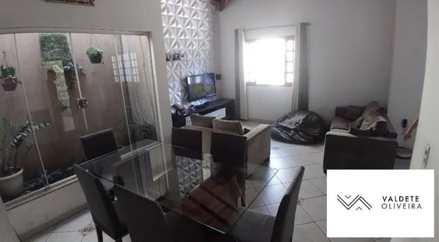 Foto 1 de Casa com 3 Quartos à venda, 300m² em Jardim Satélite, São José dos Campos