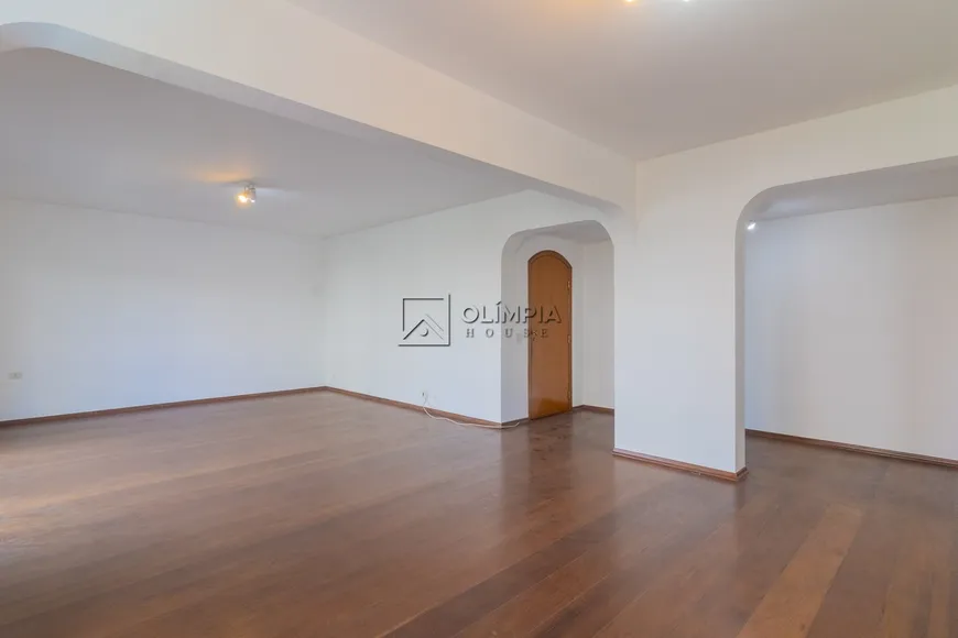 Foto 1 de Apartamento com 3 Quartos para alugar, 200m² em Campo Belo, São Paulo