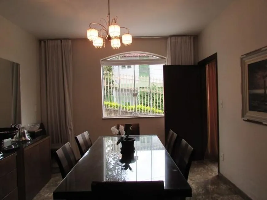 Foto 1 de Casa com 4 Quartos à venda, 360m² em São Luíz, Belo Horizonte