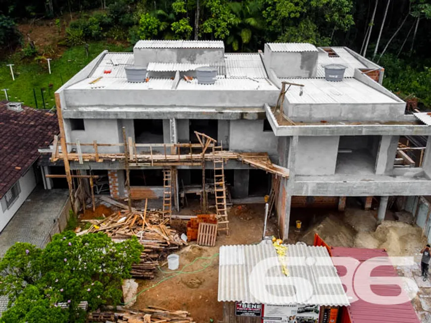 Foto 1 de Sobrado com 3 Quartos à venda, 143m² em Anita Garibaldi, Joinville