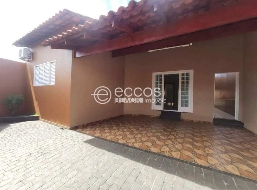 Foto 1 de Casa com 3 Quartos à venda, 129m² em Jardim Europa, Uberlândia