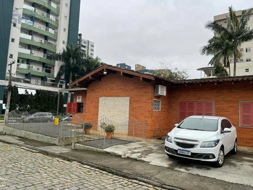 Foto 1 de Lote/Terreno à venda, 965m² em Vila Nova, Blumenau