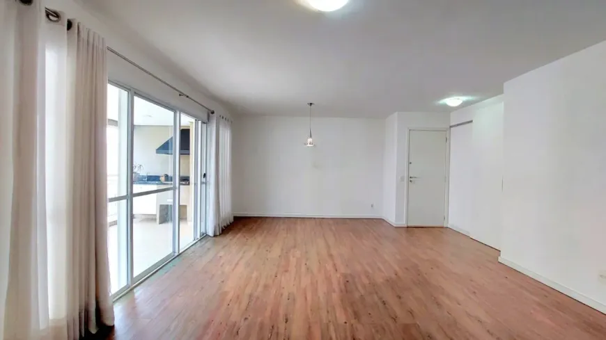 Foto 1 de Apartamento com 3 Quartos para alugar, 132m² em Barra Funda, São Paulo