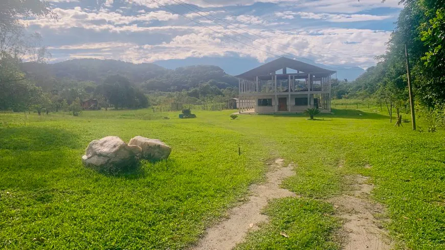 Foto 1 de Fazenda/Sítio com 3 Quartos à venda, 96000m² em Parque Nossa Senhora da Ajuda, Guapimirim