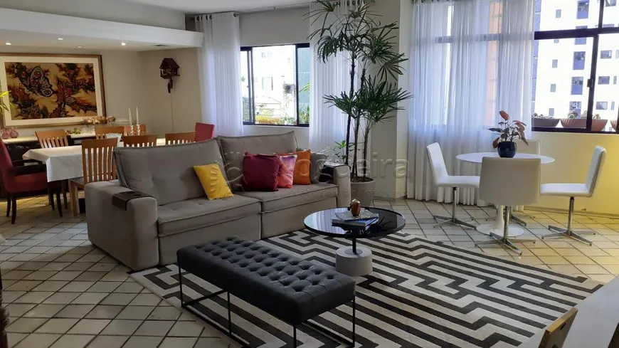 Foto 1 de Apartamento com 3 Quartos à venda, 157m² em Boa Viagem, Recife