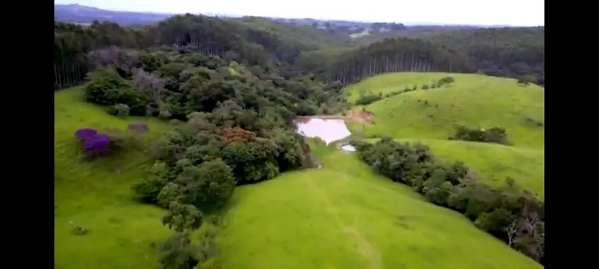 Foto 1 de Fazenda/Sítio com 3 Quartos à venda, 100m² em Area Rural de Itapetininga, Itapetininga