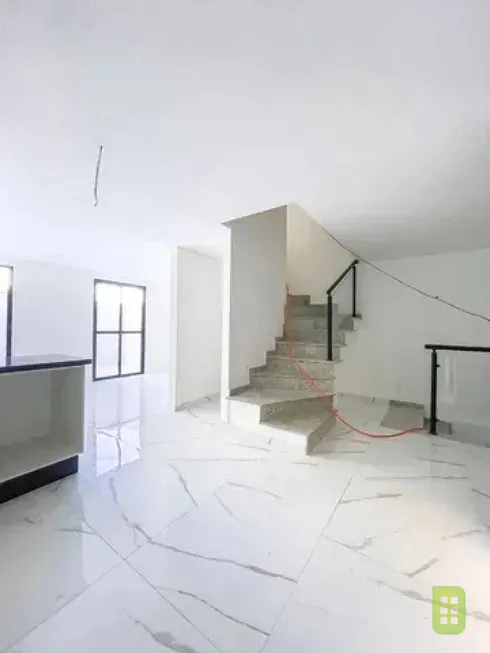 Foto 1 de Casa de Condomínio com 2 Quartos à venda, 140m² em Campestre, Santo André