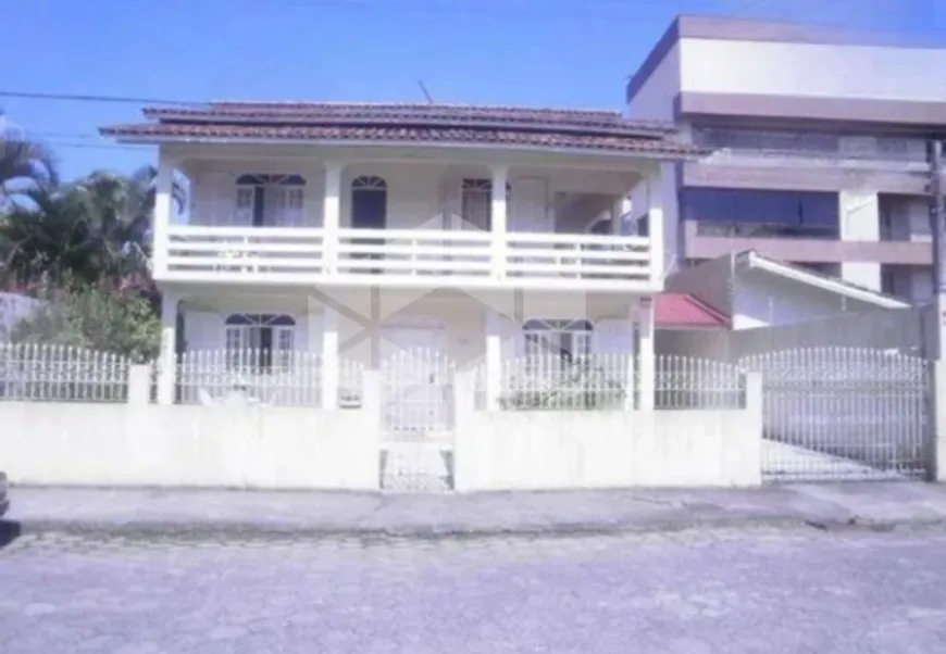 Foto 1 de Casa com 5 Quartos para alugar, 201m² em Canasvieiras, Florianópolis