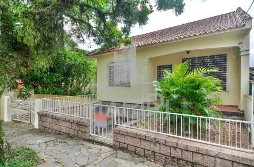 Foto 1 de Casa com 4 Quartos à venda, 150m² em Tristeza, Porto Alegre