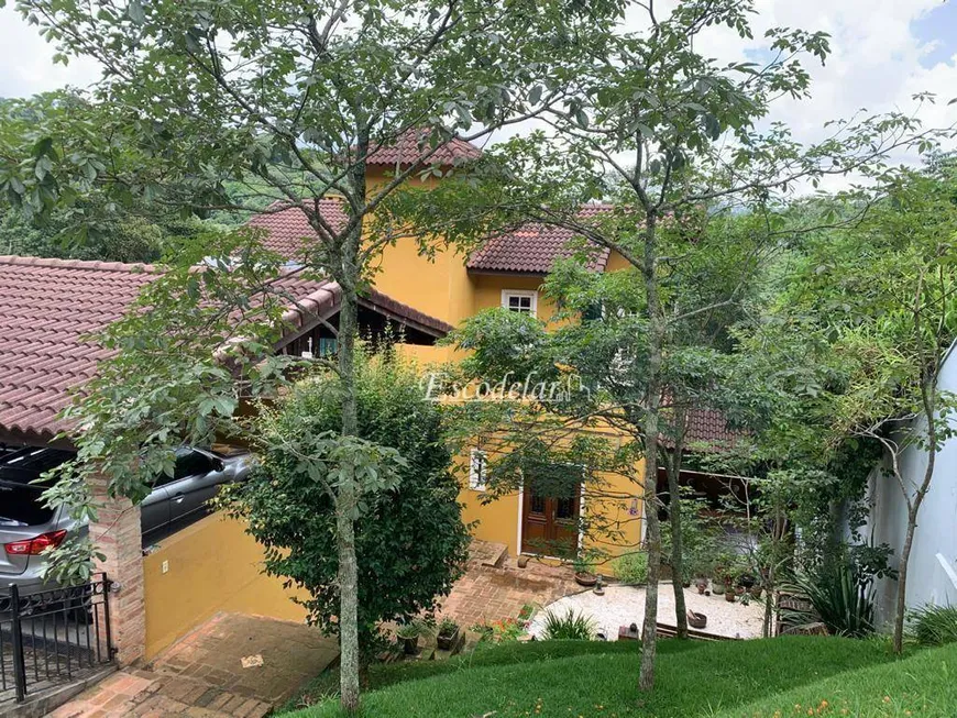 Foto 1 de Casa de Condomínio com 3 Quartos à venda, 280m² em Alpes da Cantareira, Mairiporã