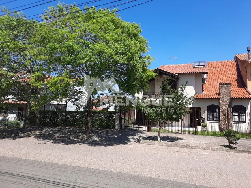 Foto 1 de Casa com 5 Quartos à venda, 287m² em Jardim Itú Sabará, Porto Alegre