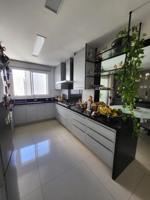 Foto 1 de Apartamento com 4 Quartos para alugar, 265m² em Setor Marista, Goiânia