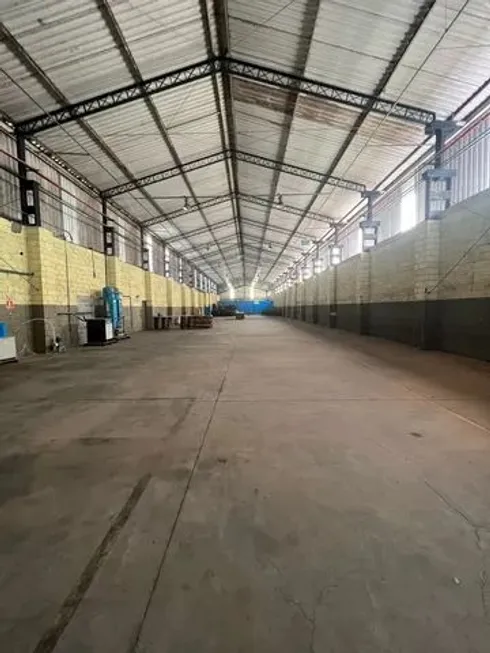 Foto 1 de Galpão/Depósito/Armazém com 4 Quartos para alugar, 2500m² em Polo Industrial, Itapevi