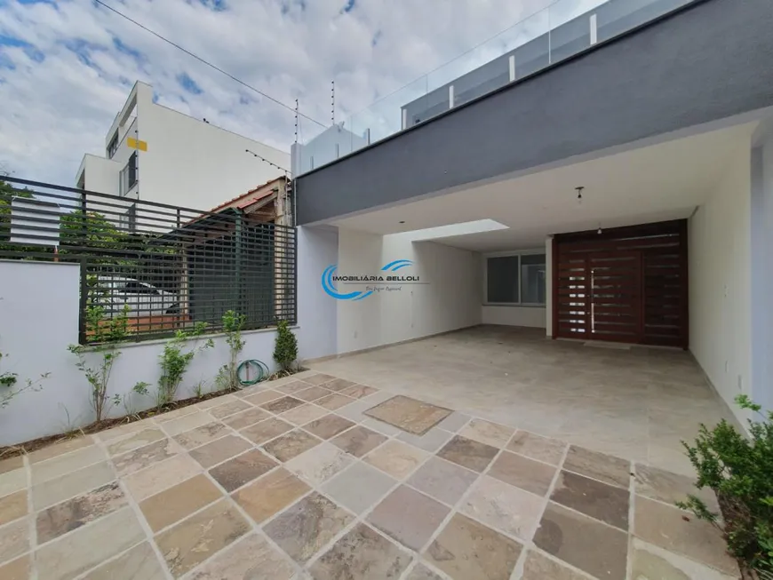 Foto 1 de Casa com 3 Quartos à venda, 233m² em Chácara das Pedras, Porto Alegre