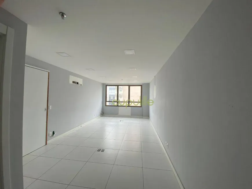 Foto 1 de Sala Comercial para venda ou aluguel, 35m² em Inhaúma, Rio de Janeiro