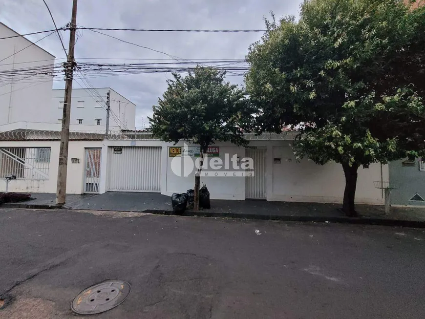 Foto 1 de Casa com 3 Quartos à venda, 240m² em Saraiva, Uberlândia