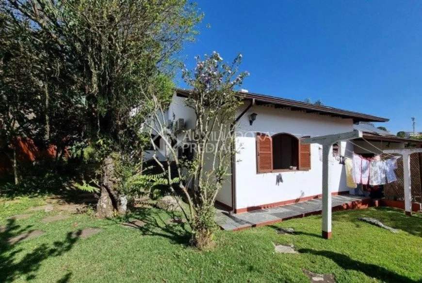 Foto 1 de Casa com 4 Quartos à venda, 260m² em Agronômica, Florianópolis