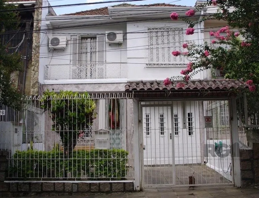 Foto 1 de Casa com 3 Quartos à venda, 169m² em São João, Porto Alegre