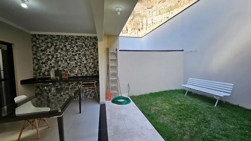 Foto 1 de Sobrado com 3 Quartos à venda, 103m² em Região da Lucas Nogueira Garcêz, Atibaia