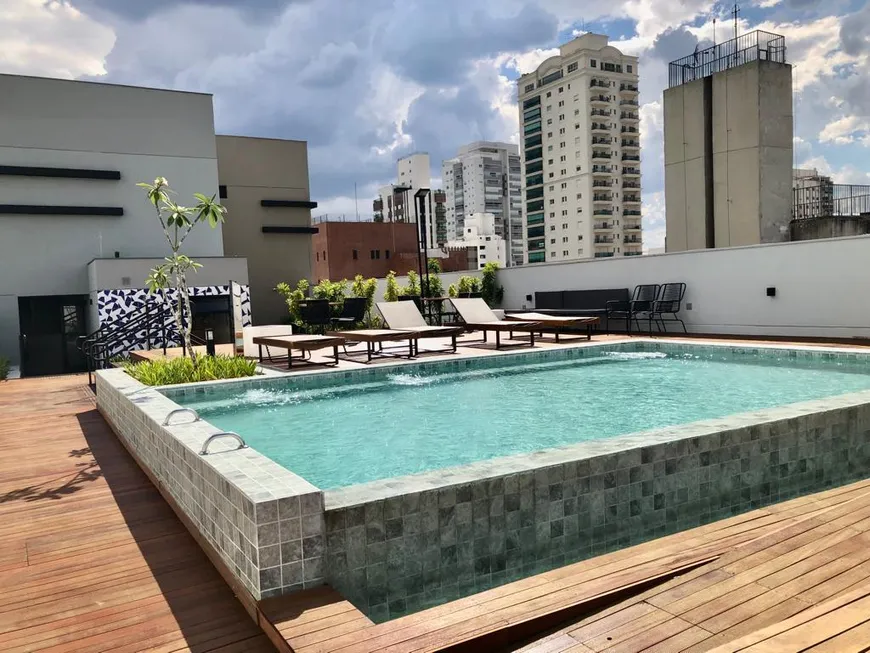 Foto 1 de Apartamento com 1 Quarto para alugar, 29m² em Campo Belo, São Paulo