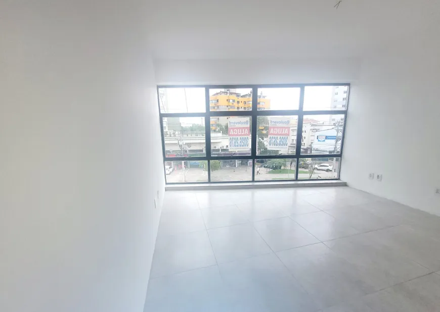 Foto 1 de Sala Comercial para venda ou aluguel, 39m² em Rio Branco, Porto Alegre