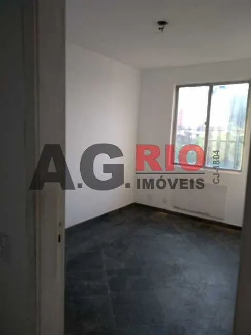 Foto 1 de Apartamento com 2 Quartos à venda, 52m² em Taquara, Rio de Janeiro