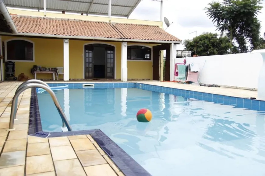 Foto 1 de Fazenda/Sítio com 3 Quartos à venda, 1000m² em , Igaratá