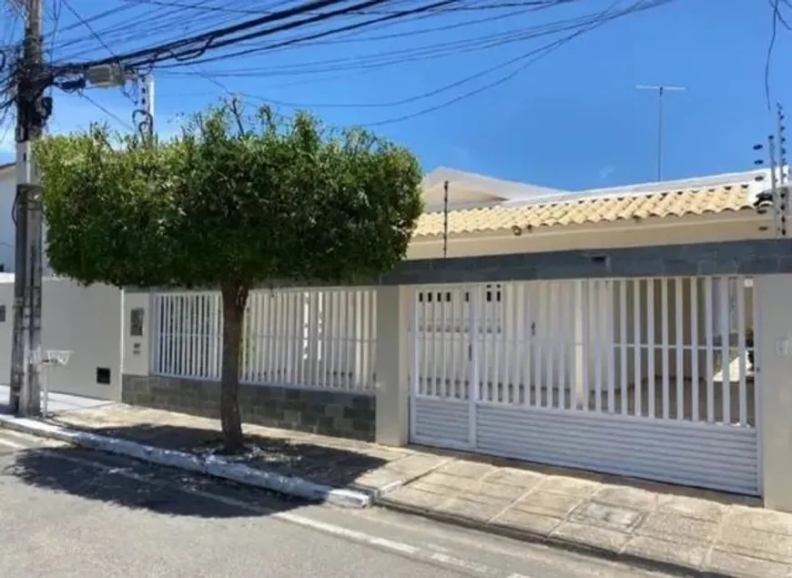 Foto 1 de Casa com 5 Quartos à venda, 250m² em Farolândia, Aracaju