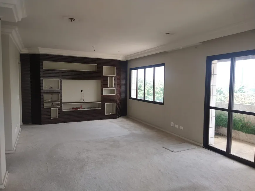 Foto 1 de Apartamento com 3 Quartos à venda, 245m² em Moema, São Paulo