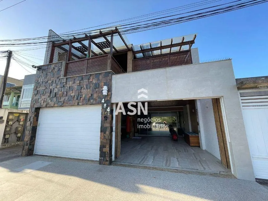 Foto 1 de Casa com 4 Quartos à venda, 220m² em Atlântica, Rio das Ostras