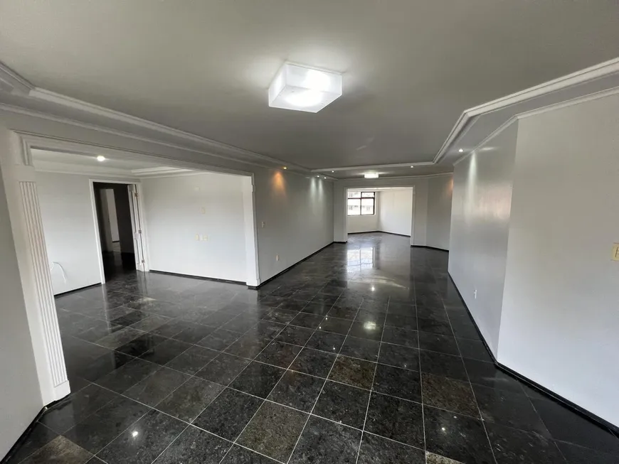 Foto 1 de Apartamento com 4 Quartos para alugar, 190m² em Meireles, Fortaleza