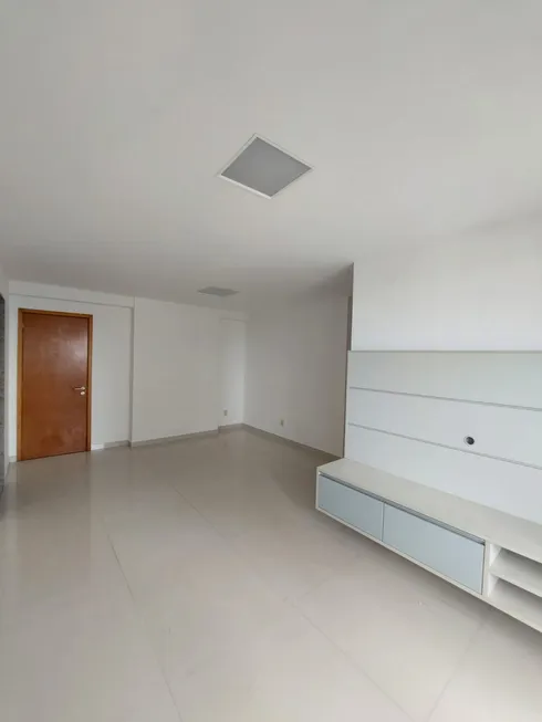 Foto 1 de Apartamento com 3 Quartos para alugar, 89m² em Madalena, Recife