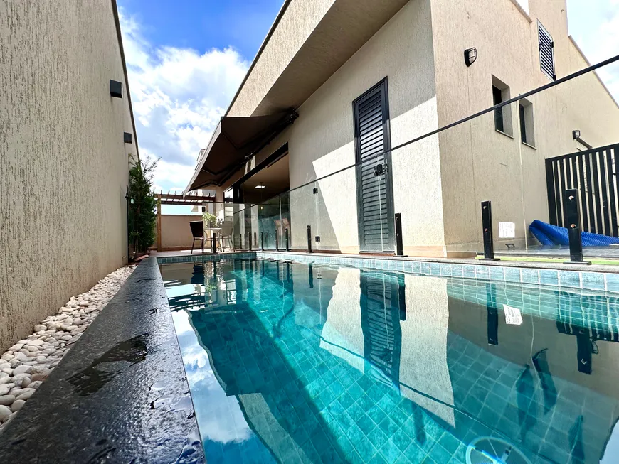 Foto 1 de Casa de Condomínio com 4 Quartos à venda, 224m² em PORTAL DO SOL GREEN, Goiânia