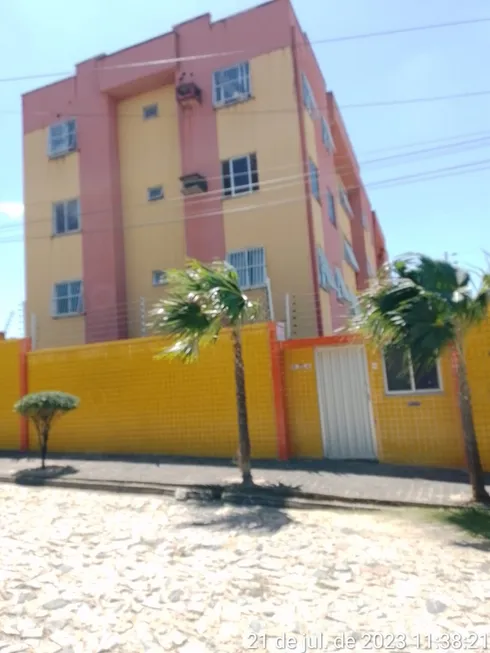 Foto 1 de Apartamento com 2 Quartos para alugar, 75m² em Icarai, Caucaia