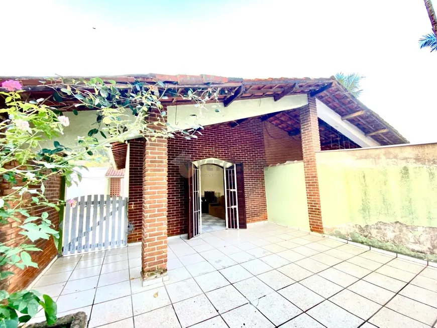 Foto 1 de Casa com 2 Quartos à venda, 101m² em Cidade Jardim, Caraguatatuba