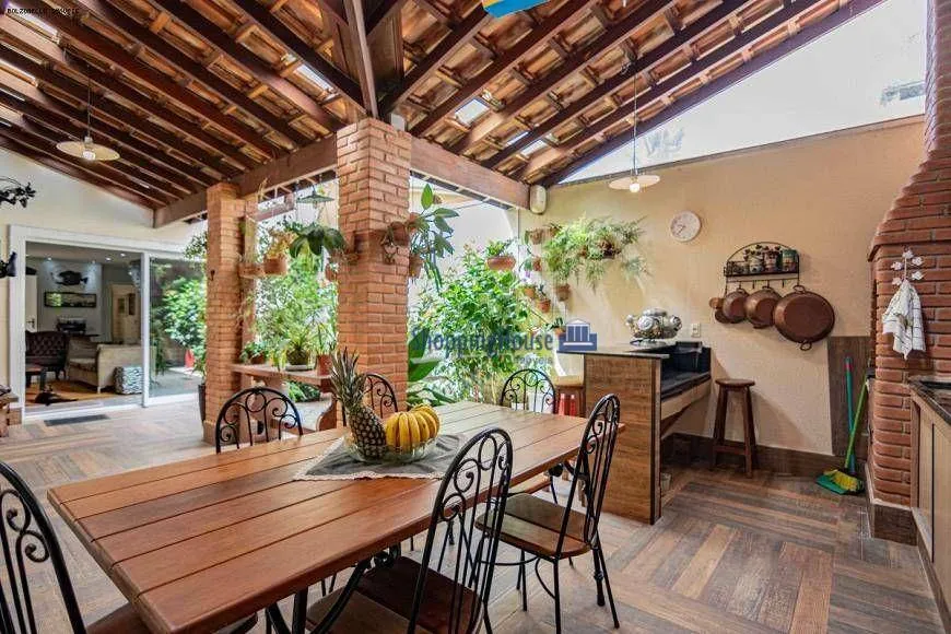 Foto 1 de Casa com 4 Quartos à venda, 188m² em Vila Romana, São Paulo