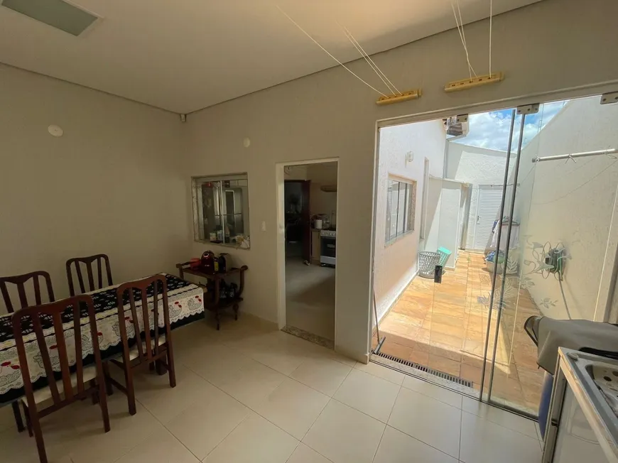 Foto 1 de Casa com 3 Quartos à venda, 200m² em Santa Rosa, Uberlândia