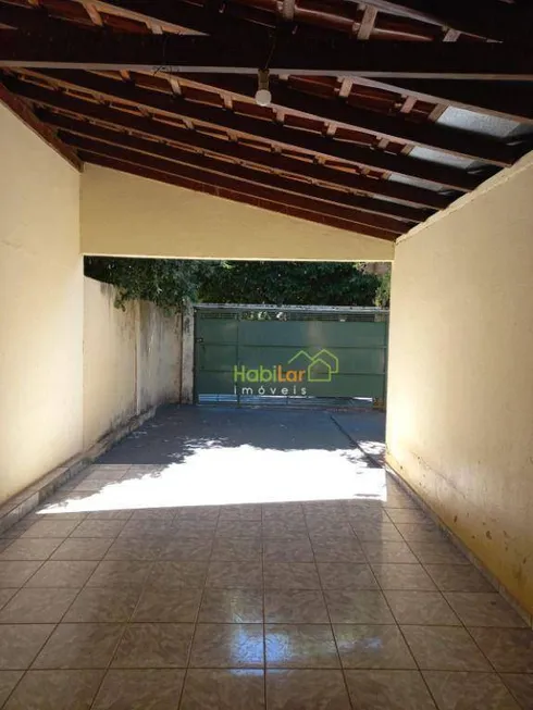 Foto 1 de Casa com 2 Quartos à venda, 60m² em Centro, Guapiaçu