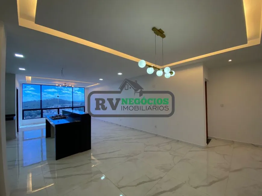 Foto 1 de Casa de Condomínio com 3 Quartos à venda, 290m² em São Pedro, Juiz de Fora