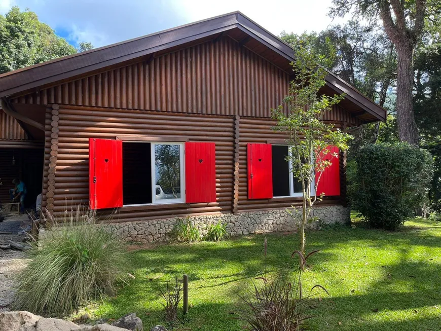 Foto 1 de Casa com 3 Quartos à venda, 185m² em Monte Verde, Camanducaia